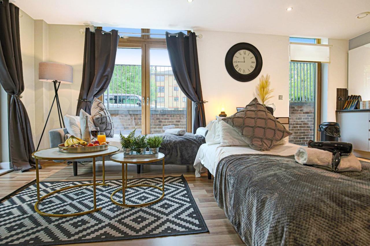 Campbell Park Apartment - City Centre - Free Parking, Balcony, Super-Fast Wifi And Smart Tv With Netflix By Yoko Property 밀턴 케인즈 외부 사진