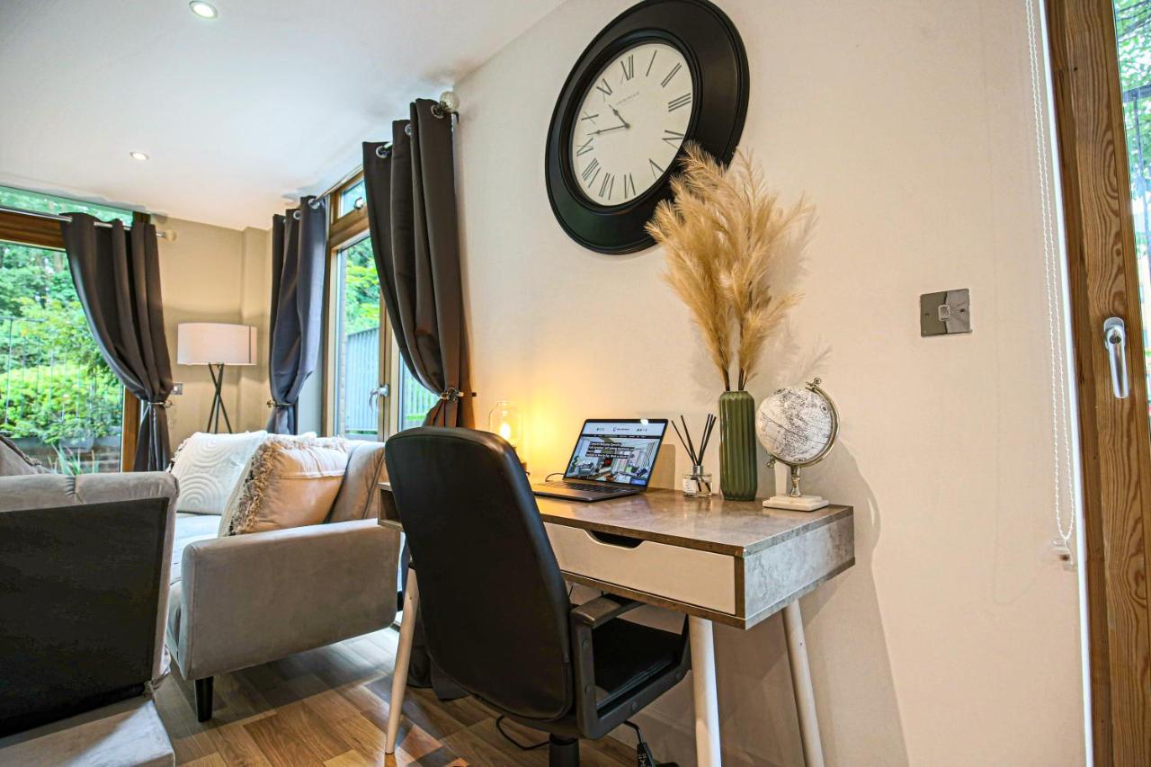 Campbell Park Apartment - City Centre - Free Parking, Balcony, Super-Fast Wifi And Smart Tv With Netflix By Yoko Property 밀턴 케인즈 외부 사진