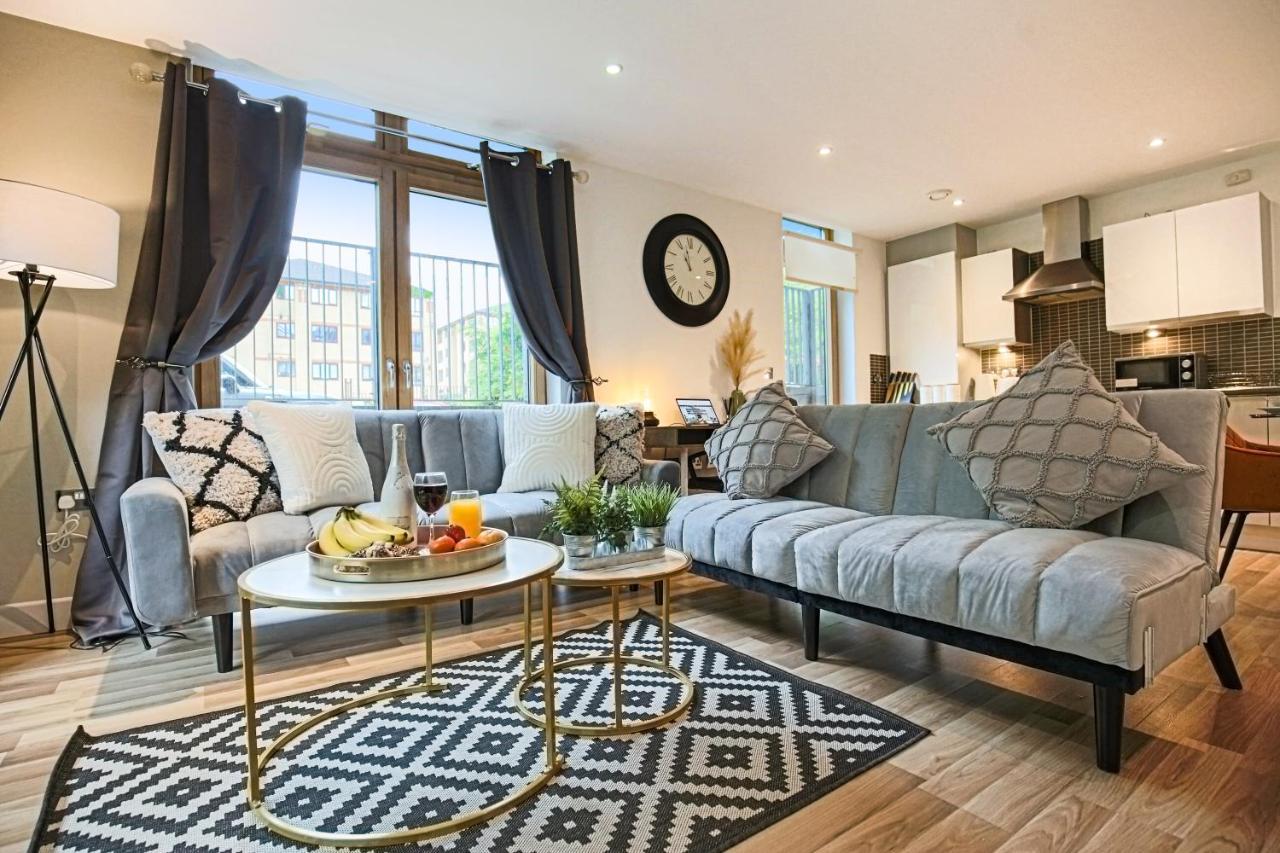 Campbell Park Apartment - City Centre - Free Parking, Balcony, Super-Fast Wifi And Smart Tv With Netflix By Yoko Property 밀턴 케인즈 외부 사진