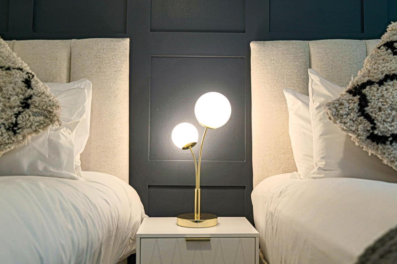 Campbell Park Apartment - City Centre - Free Parking, Balcony, Super-Fast Wifi And Smart Tv With Netflix By Yoko Property 밀턴 케인즈 외부 사진